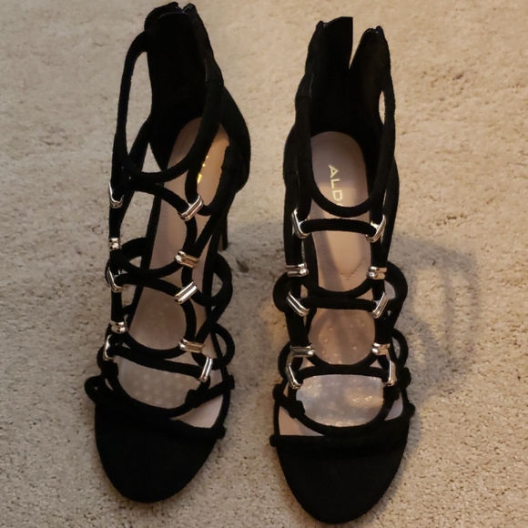 Black supper confort shoes. Cat walk - Picture 3 of 4